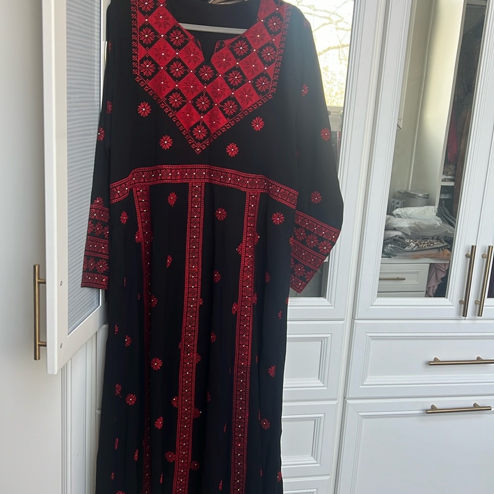 Palestinian thobe embroidered tatreez (size4- women)
